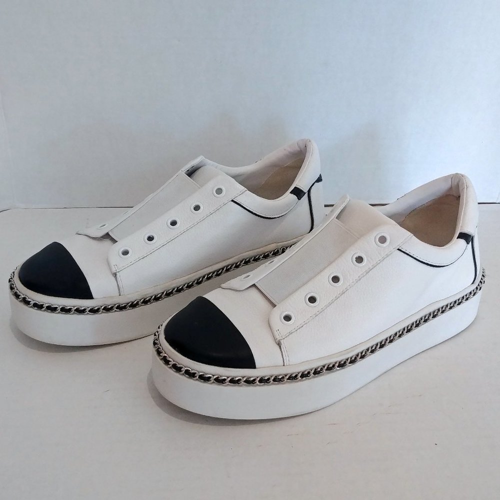 KARL LAGERFRFELD PARIS AXELLE SLIP ON PLATFORM SNEAKER - Women's size 9